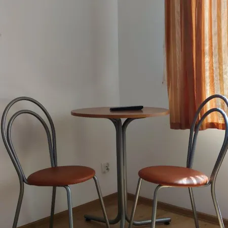 Goscinne 'jagodka' 3*